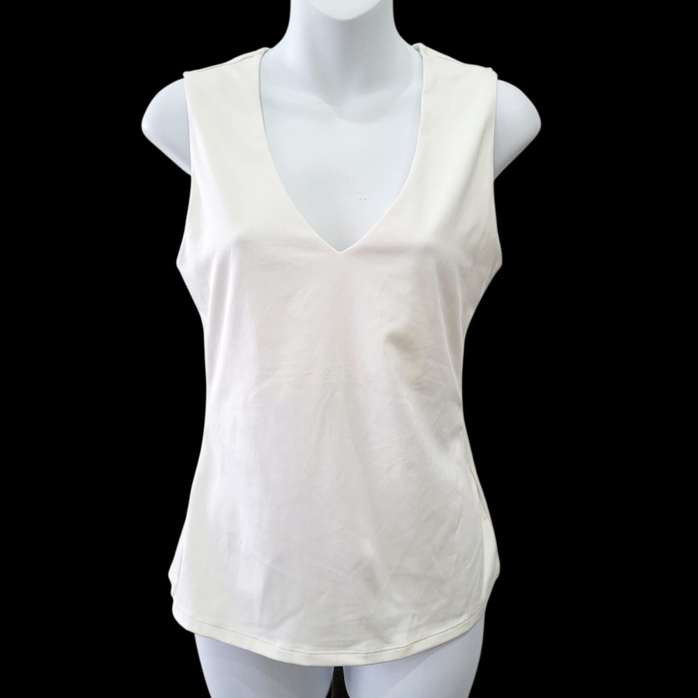 2/$20 H&M White Classic Tank Top Size: Small